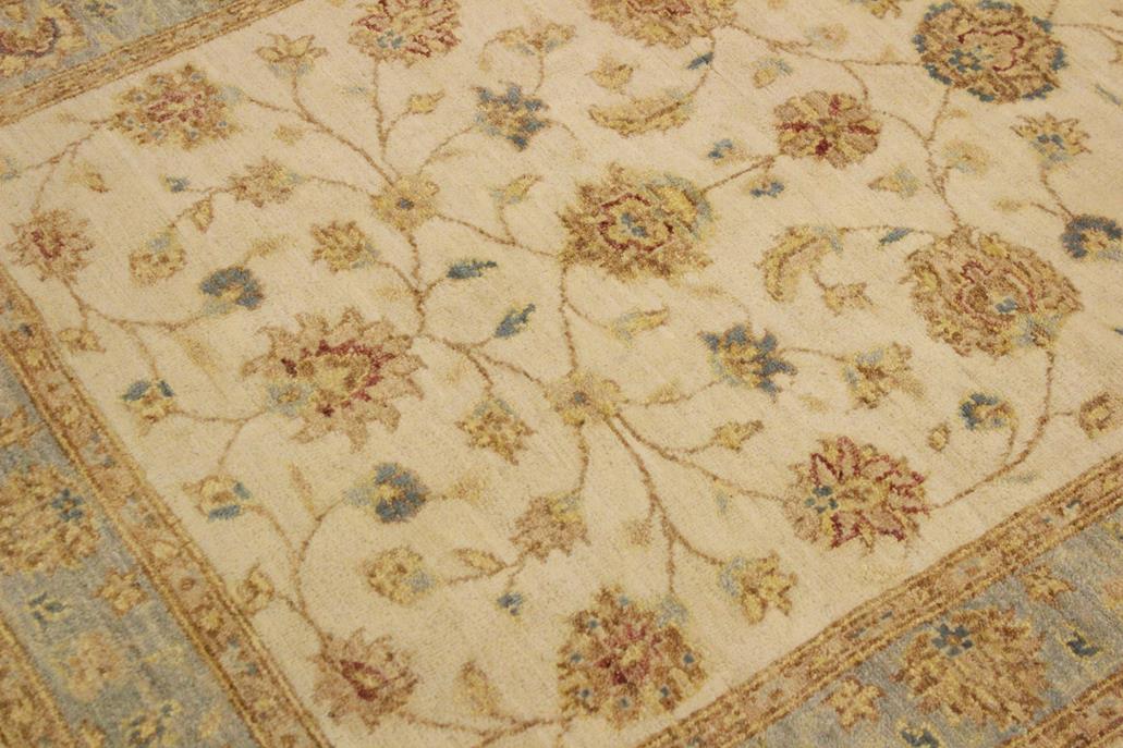 Shabby Chic Ziegler Duncan Ivory Blue Hand-Knotted Wool Rug - 3'11'' x 5'7''