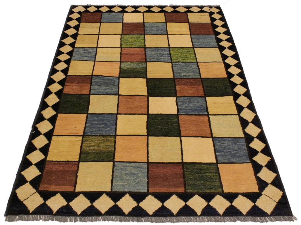 Contemporary Gabbeh Geri Beige/Black Wool Rug - 4'0'' x 5'4''