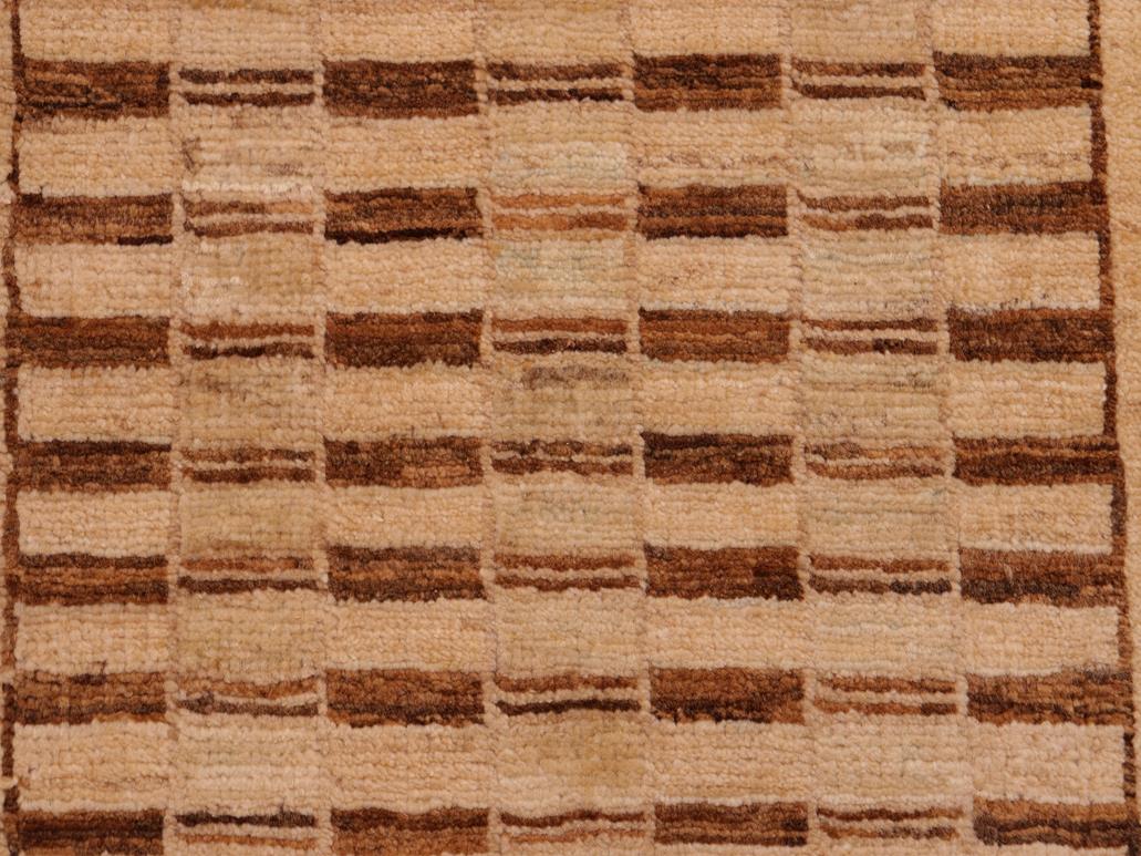Modern Gabbeh Tammera Beige/Tan Wool Rug - 6'0'' x 8'9''