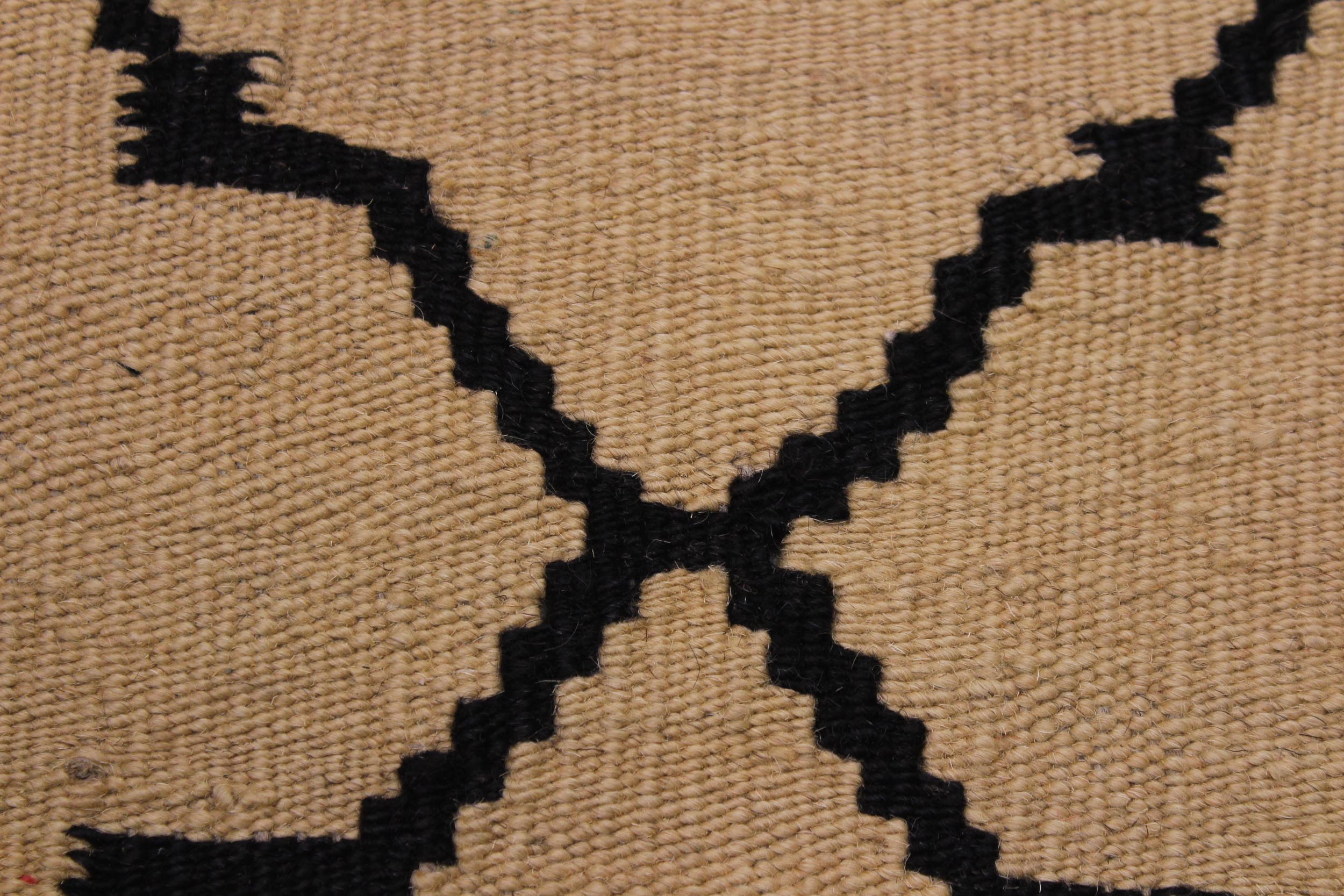 handmade Modern Kilim Beige Black Hand-Woven RECTANGLE 100% WOOL area rug 4 x 6