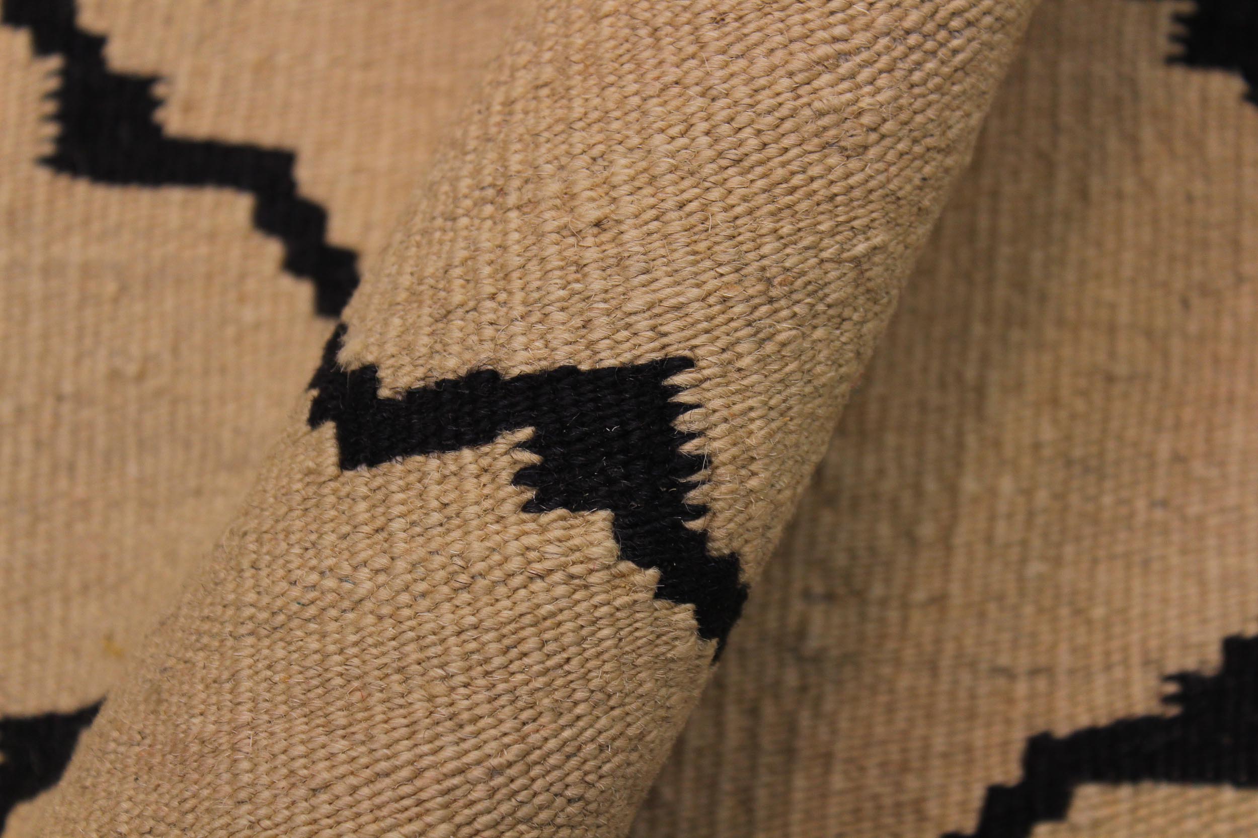 handmade Modern Kilim Beige Black Hand-Woven RECTANGLE 100% WOOL area rug 4 x 6