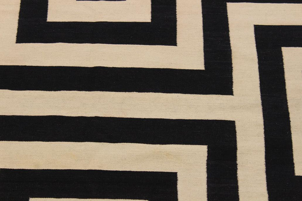 Flat Weave Kilim Antique Navaho Vintage handmade Modern Kilim Ivory Black Hand-Woven Rectangle 100% Wool Area Rug 5x8 
