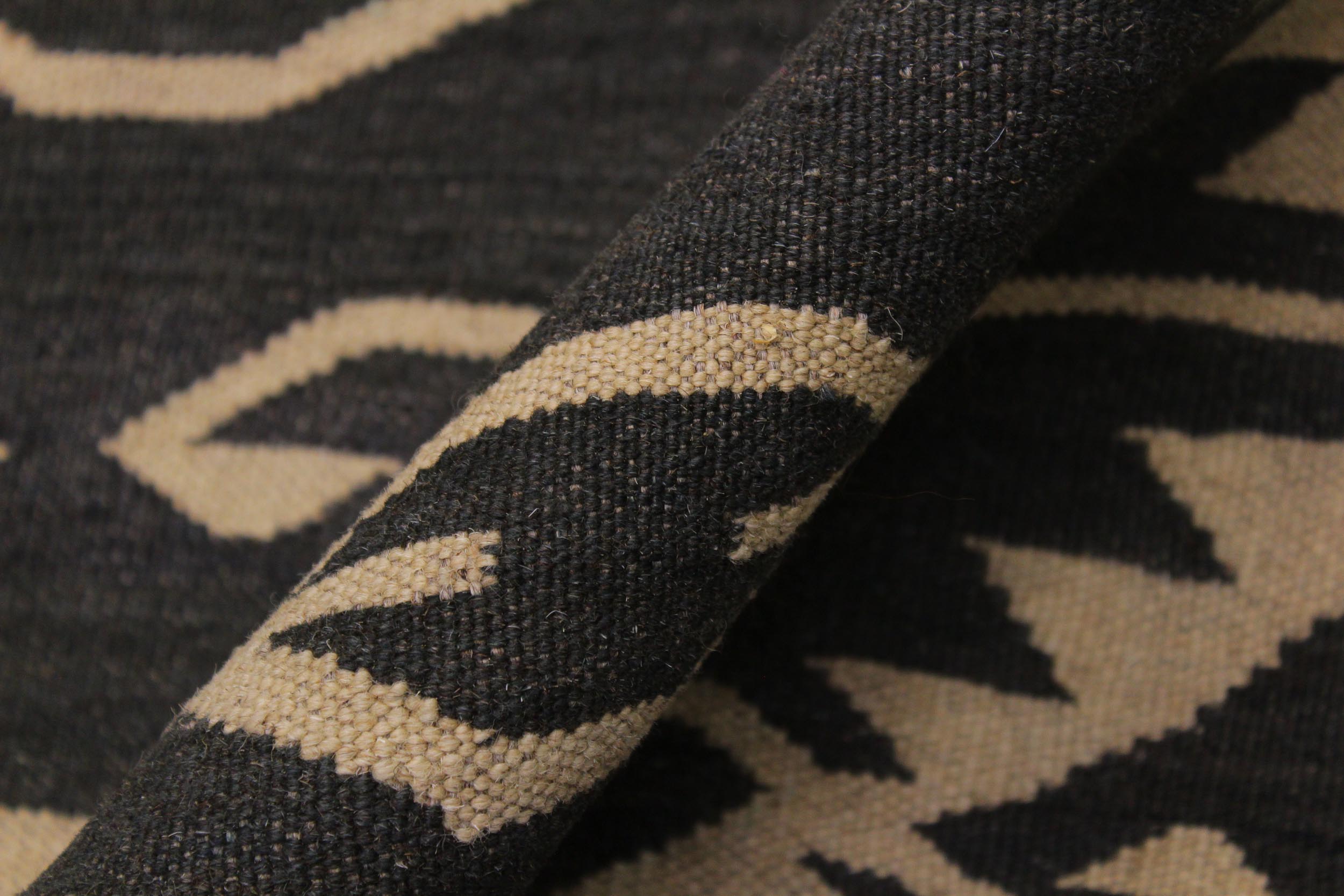 handmade Modern Kilim Black Ivory Hand-Woven RECTANGLE 100% WOOL area rug 6 x 8