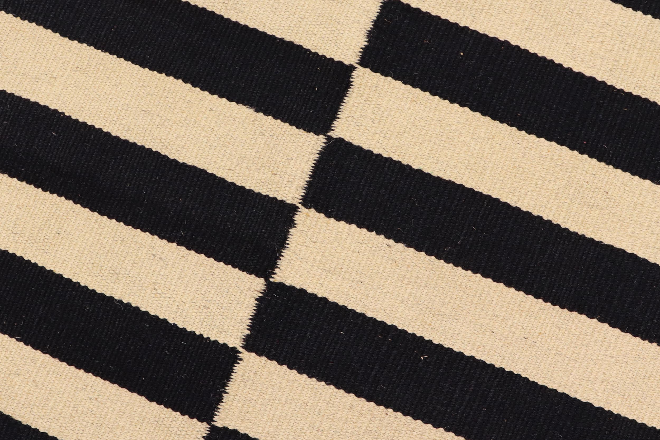 handmade Modern Kilim Beige Black Hand-Woven RECTANGLE 100% WOOL area rug 5 x 8