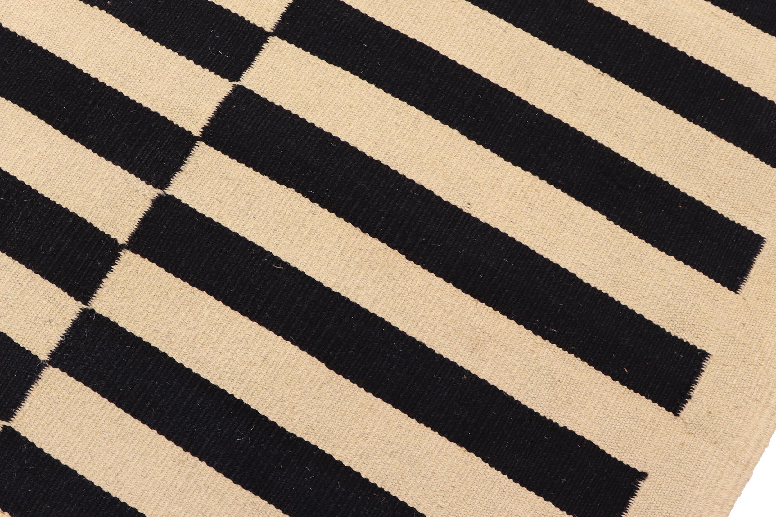 handmade Modern Kilim Beige Black Hand-Woven RECTANGLE 100% WOOL area rug 5 x 8