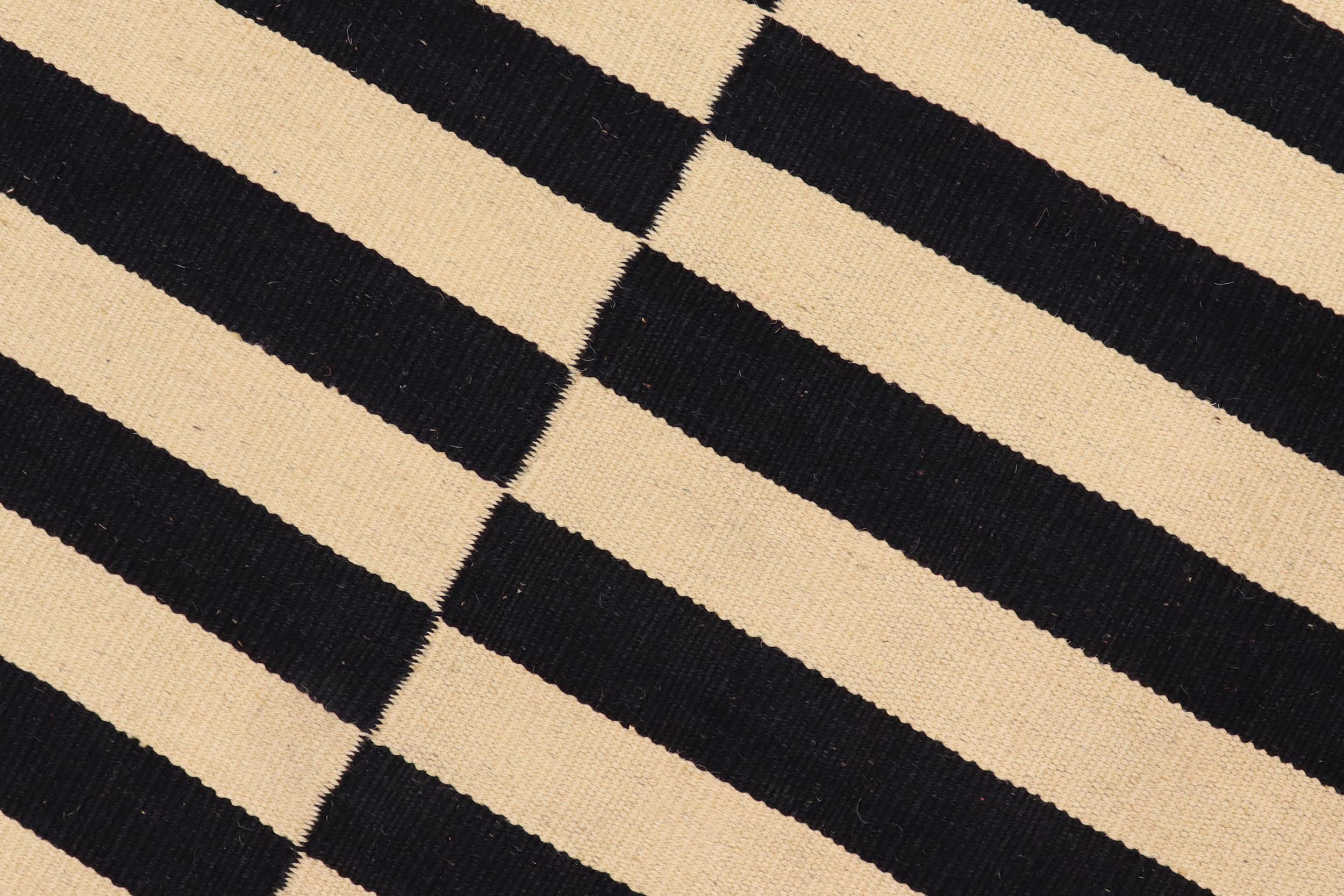 handmade Modern Kilim Beige Black Hand-Woven RECTANGLE 100% WOOL area rug 5 x 8