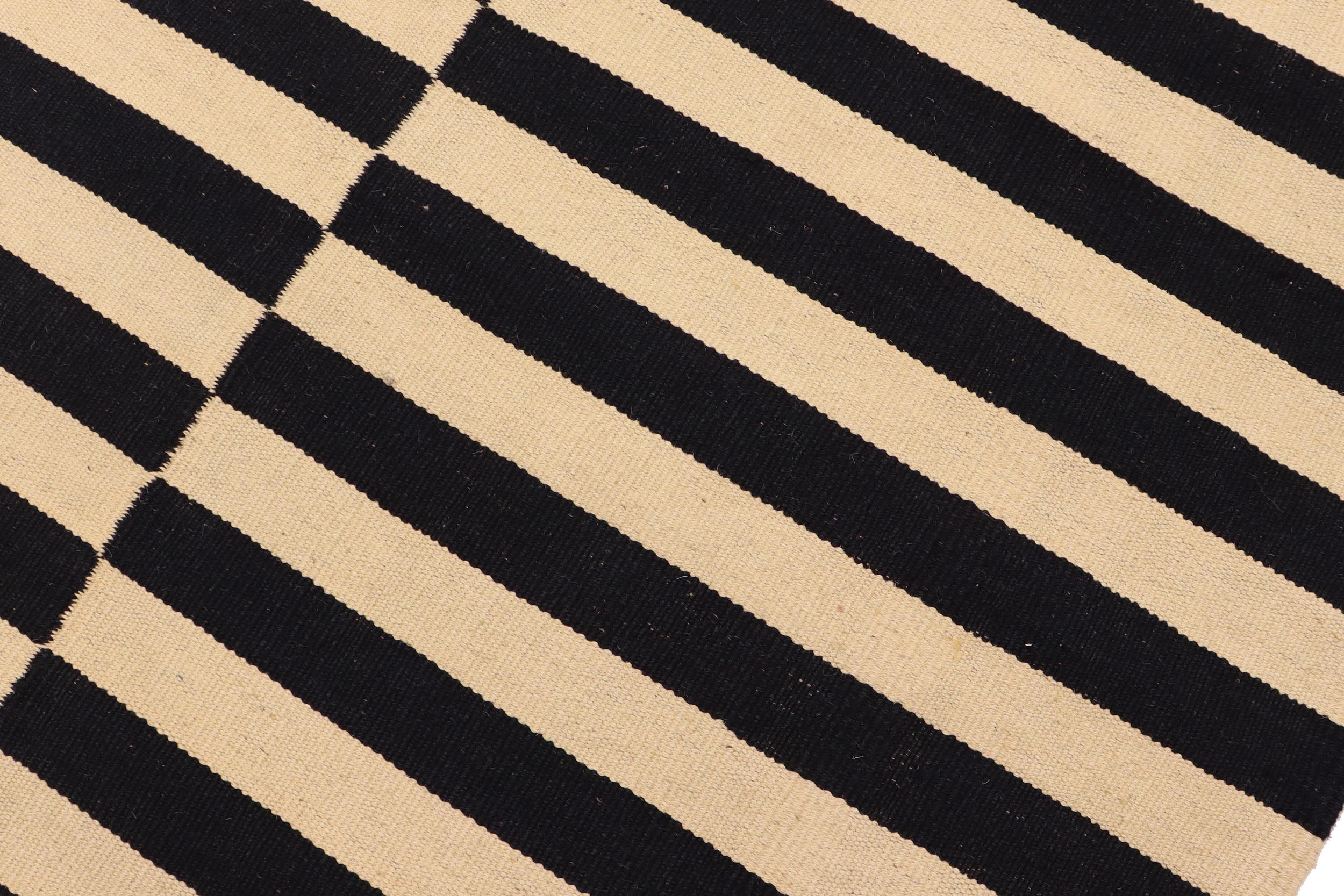handmade Modern Kilim Beige Black Hand-Woven RECTANGLE 100% WOOL area rug 5 x 8