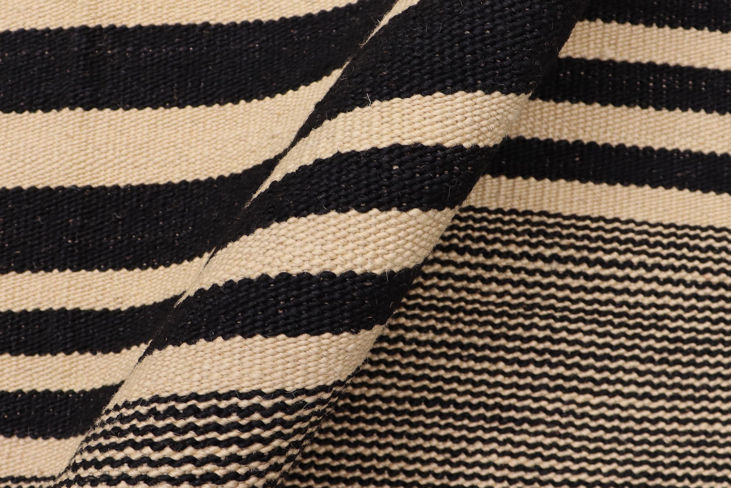 handmade Modern Kilim Beige Black Hand-Woven RECTANGLE 100% WOOL area rug 7 x 11