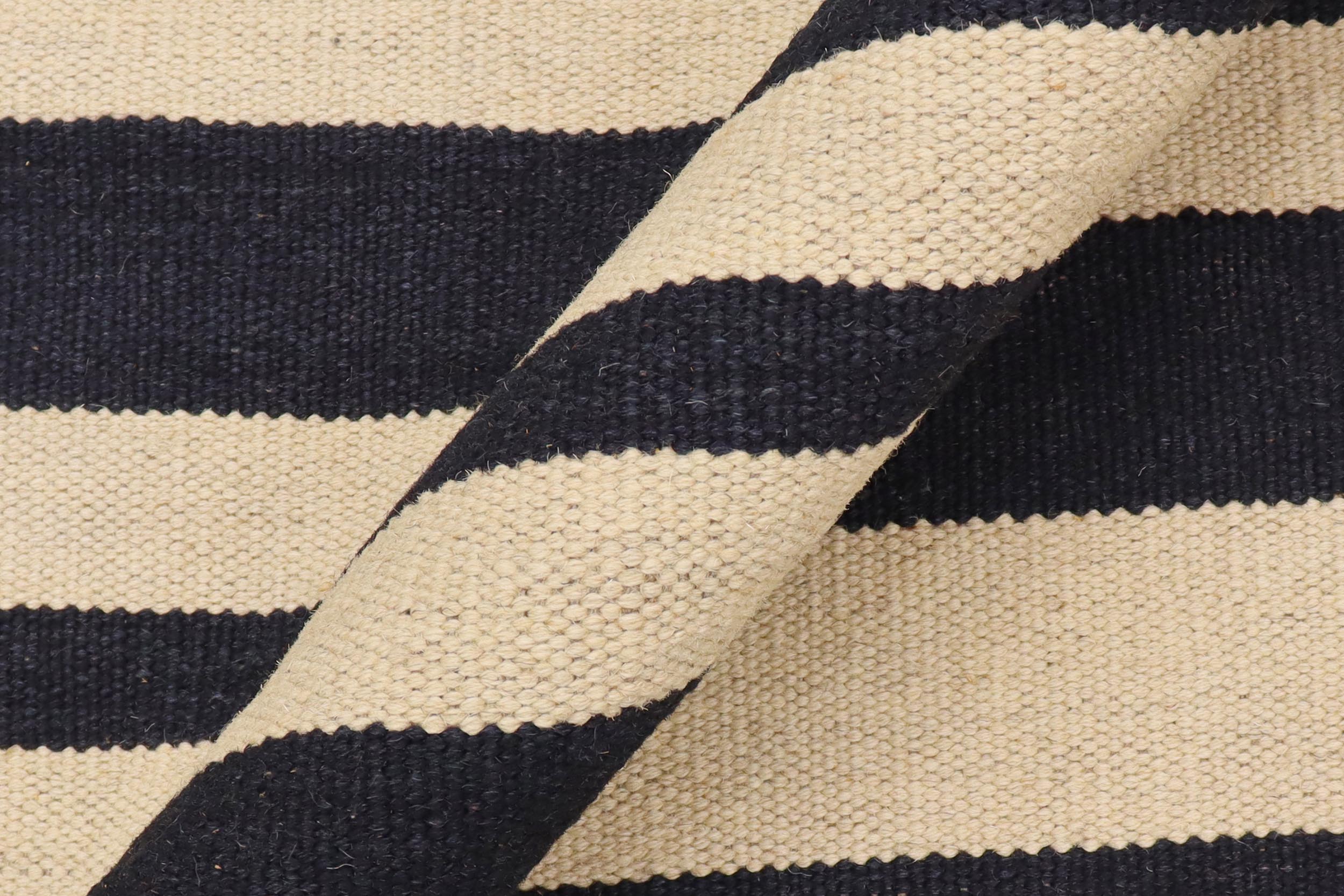 handmade Modern Kilim Beige Black Hand-Woven RECTANGLE 100% WOOL area rug 6 x 8