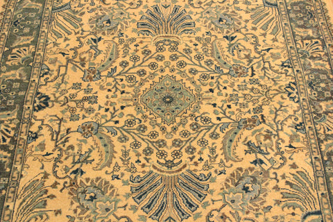 handmade Traditional Design Ivory Lt. Green Hand Knotted RECTANGLE 100% WOOL area rug 4' x 6'