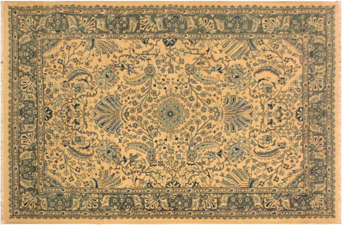 handmade Traditional Design Ivory Lt. Green Hand Knotted RECTANGLE 100% WOOL area rug 4' x 6'
