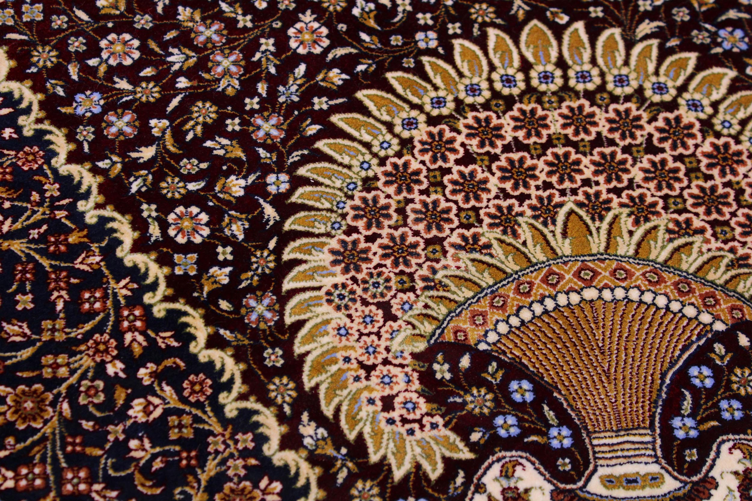 handmade Traditional  Red Red  RECTANGLE SILK area rug 7' x 10'