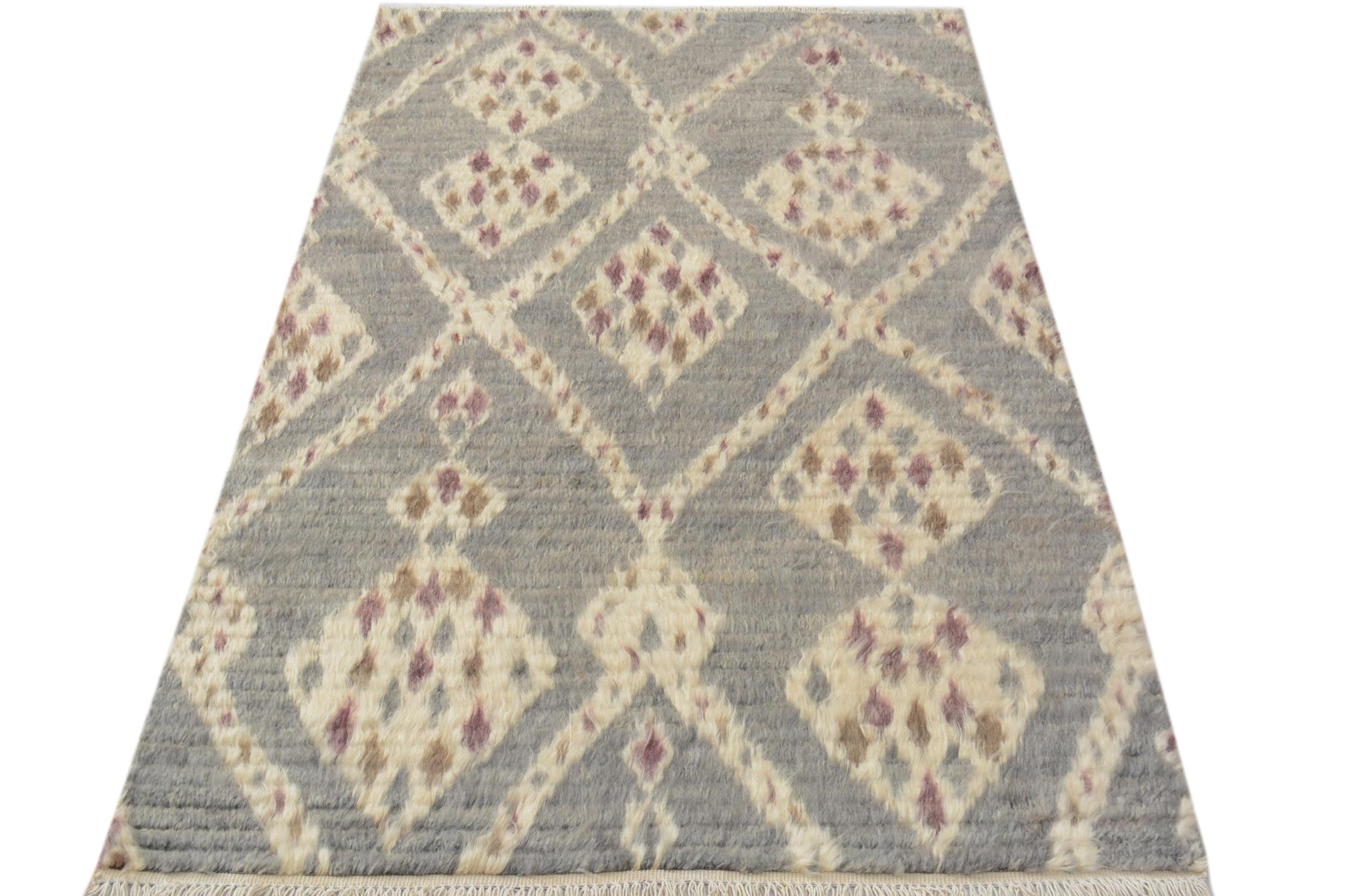 handmade Geometric Moroccan Gray Ivory Hand Knotted RECTANGLE 100% WOOL area rug 4' x 6'